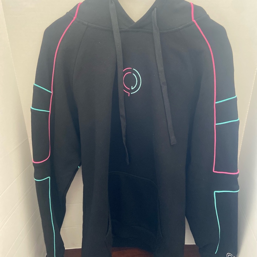 Light-Wave Hoodie Quarterjade Merch (Medium)
